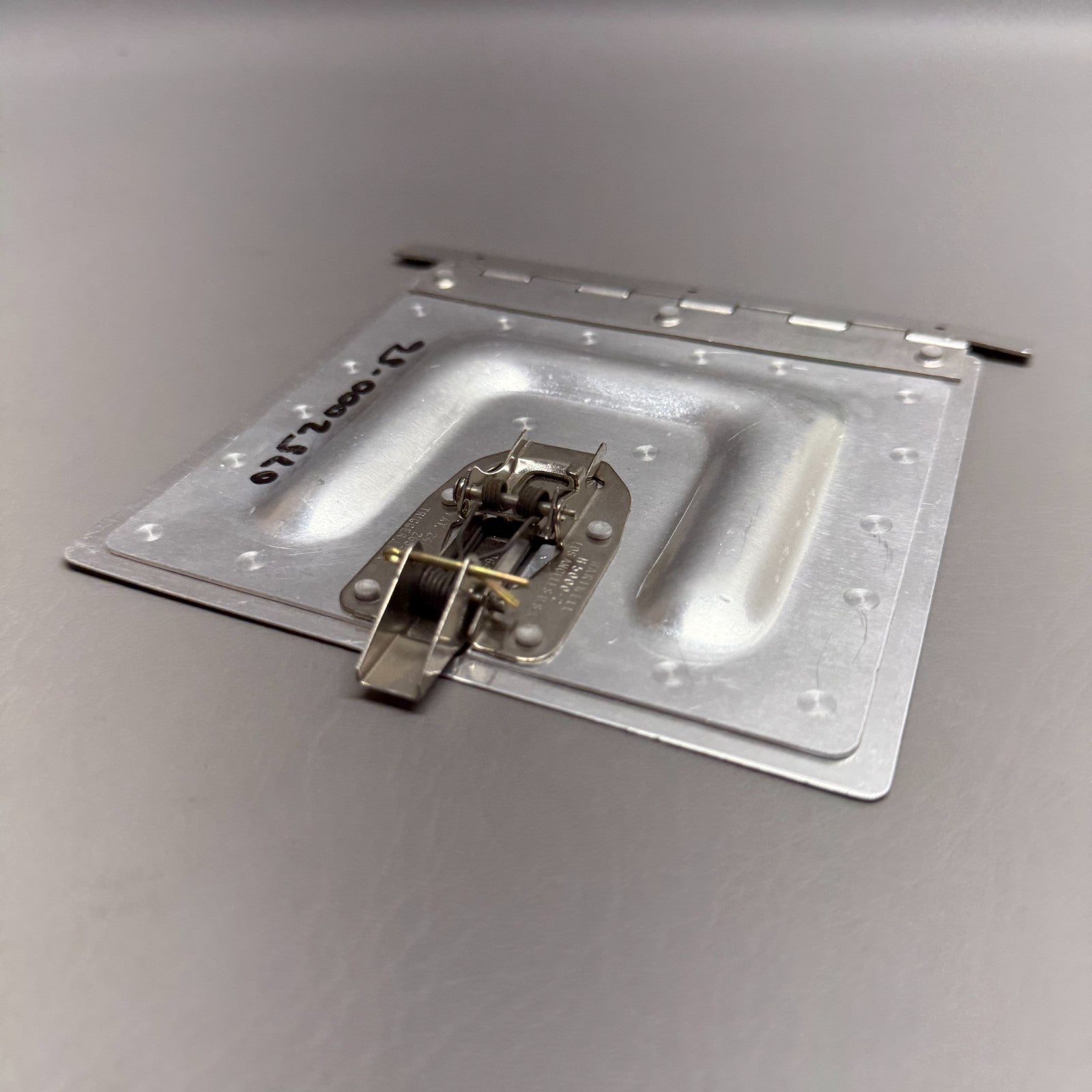 0752000-56 Cessna 180/182 Oil Door Assy
