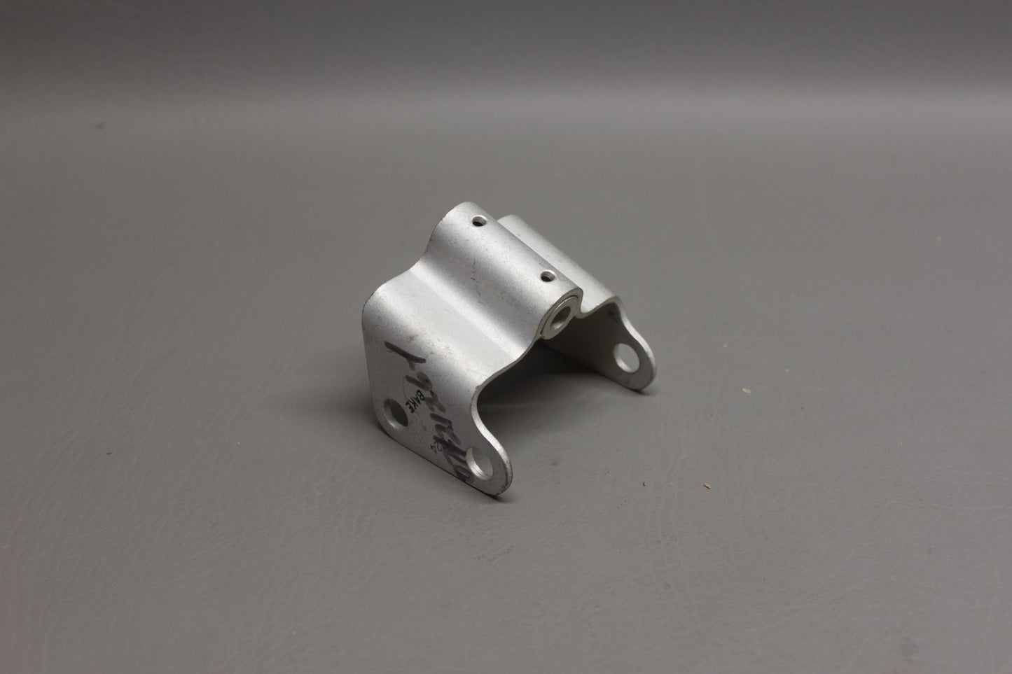 0742126-1 Cessna Bracket