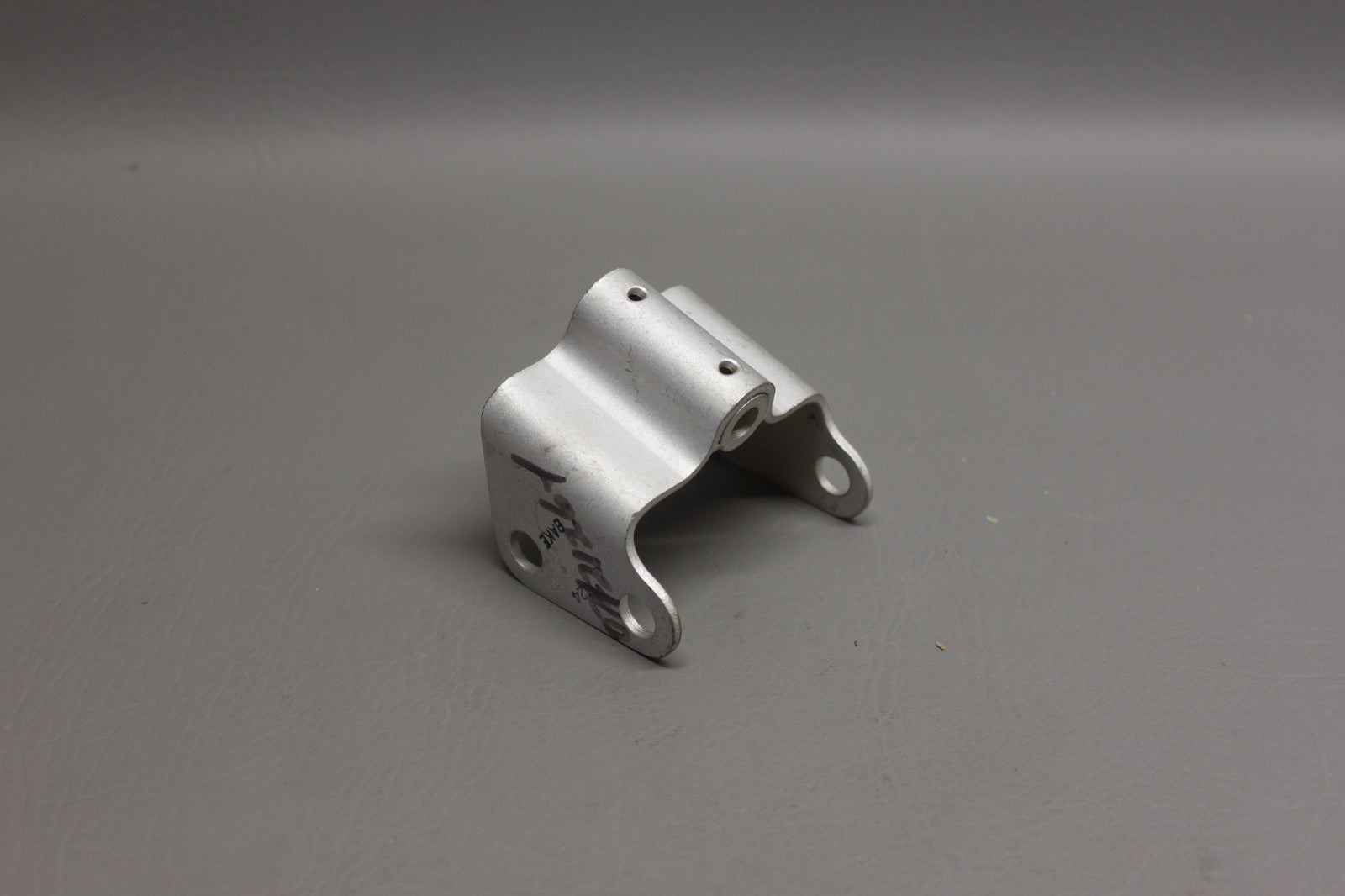 0742126-1 Cessna Bracket