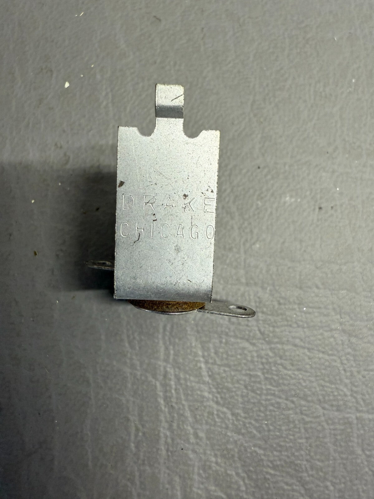 67418-000 Piper Holder