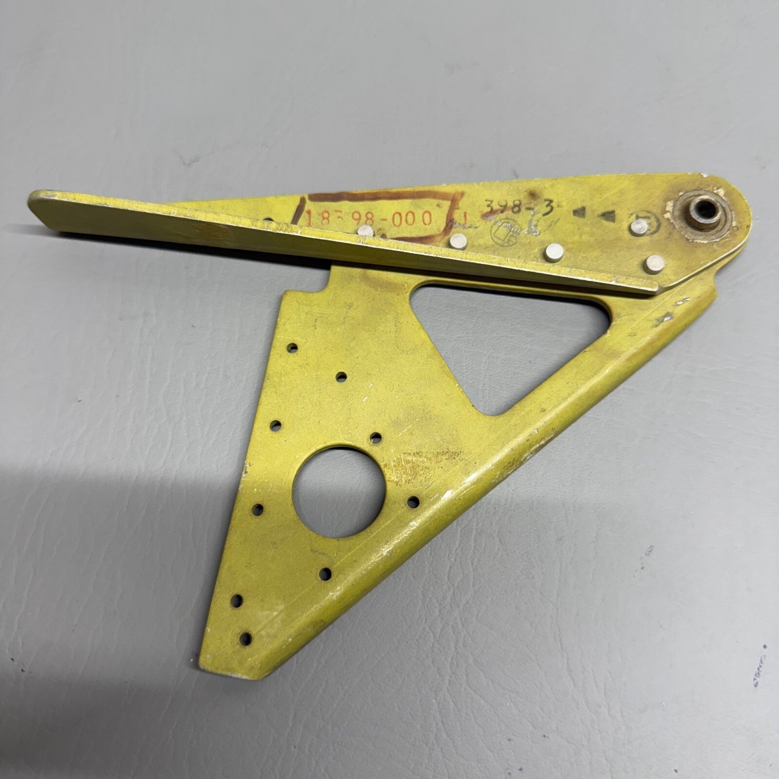 Piper Bracket Assembly P/N 18398-000
