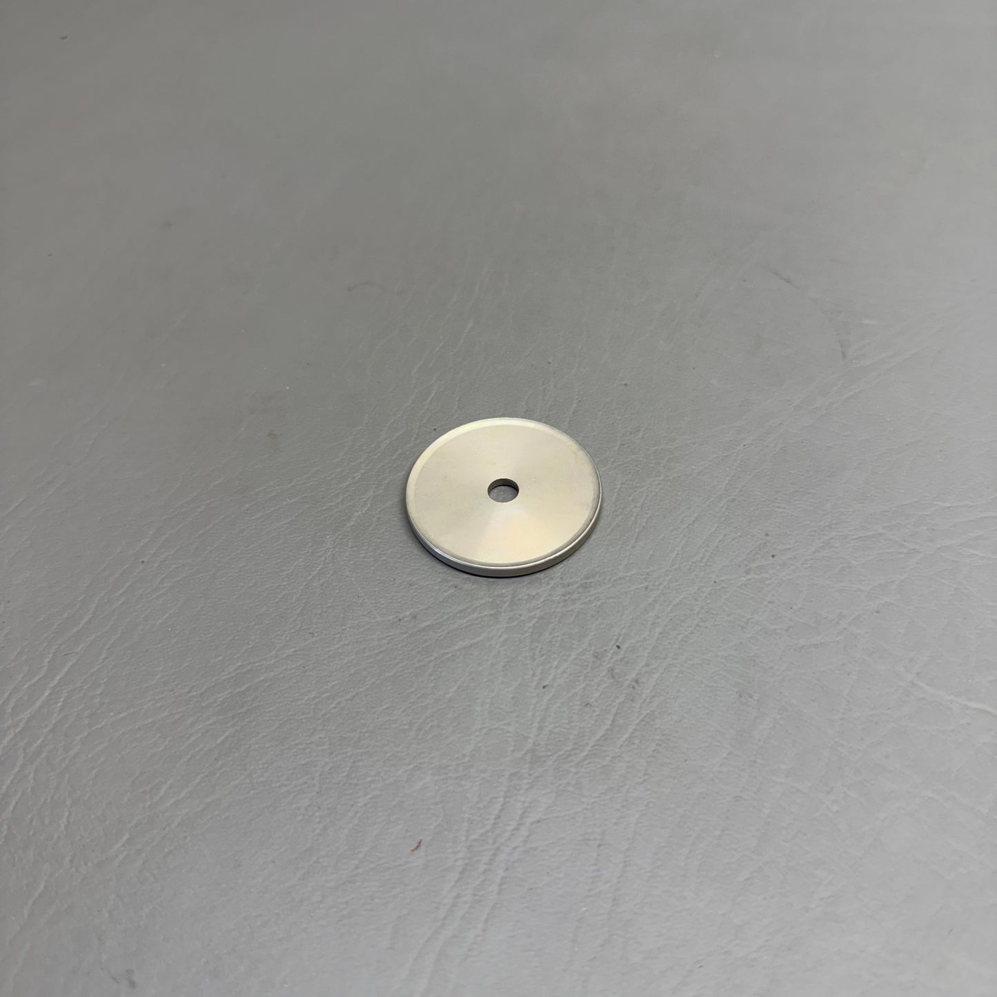 46749-000 Piper Plate