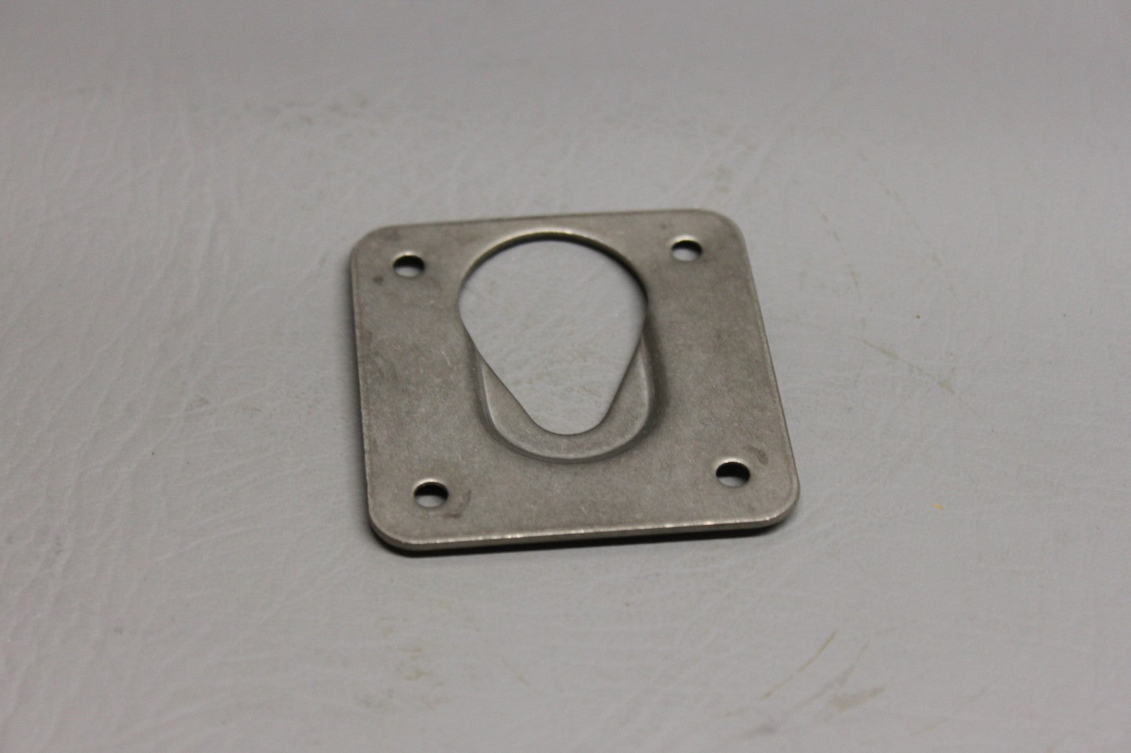 68094-000 Piper Plate