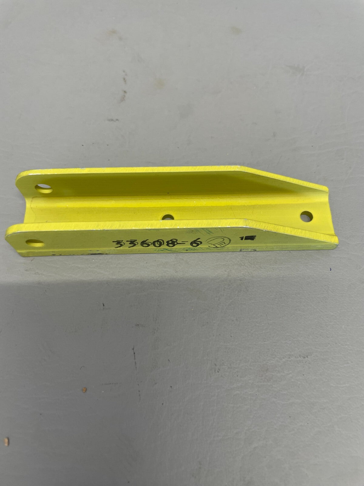 Piper Hinge Bracket P/N 33608-6
