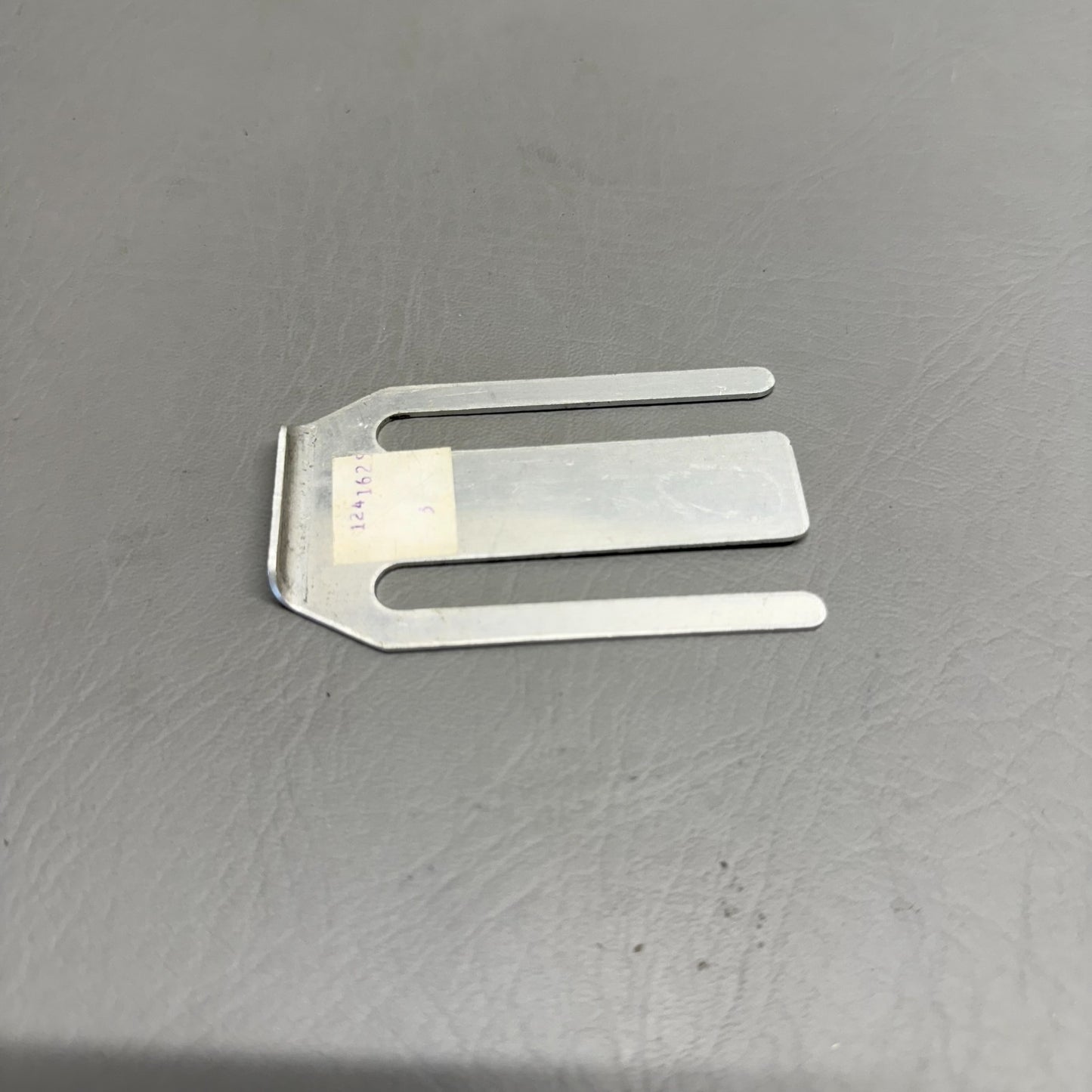 1241629-3 Cessna Shim