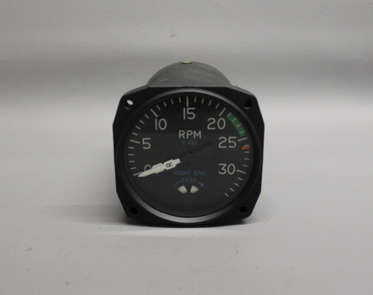 C668016-0102 Instruments Inc. Dual Tachometer Alt P/N 512-02 (OVERHAULED)