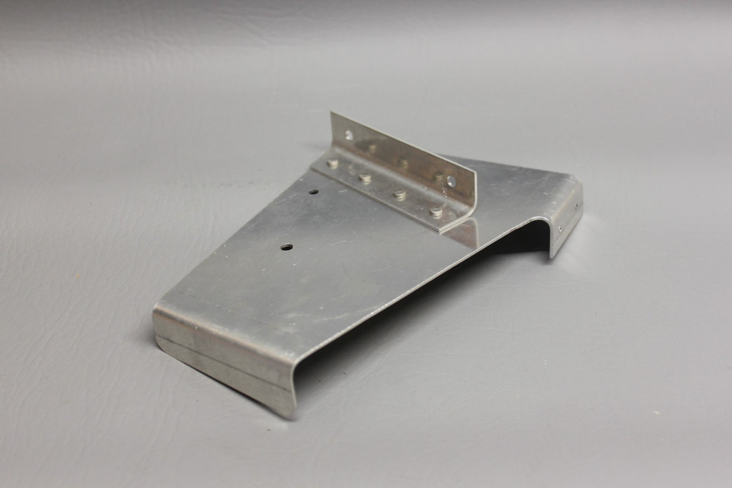 68674-000 Piper Bracket Assy