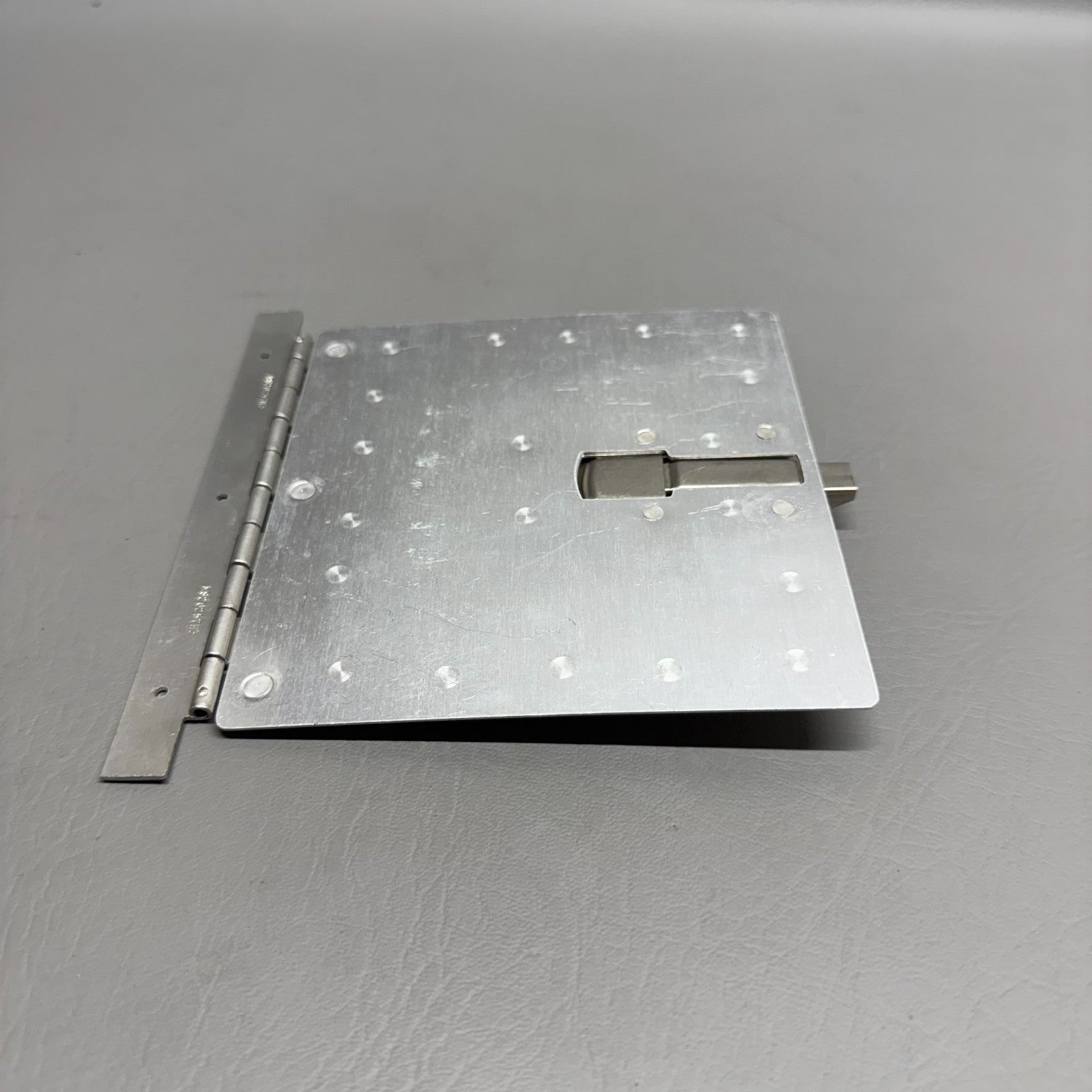 0752000-56 Cessna 180/182 Oil Door Assy