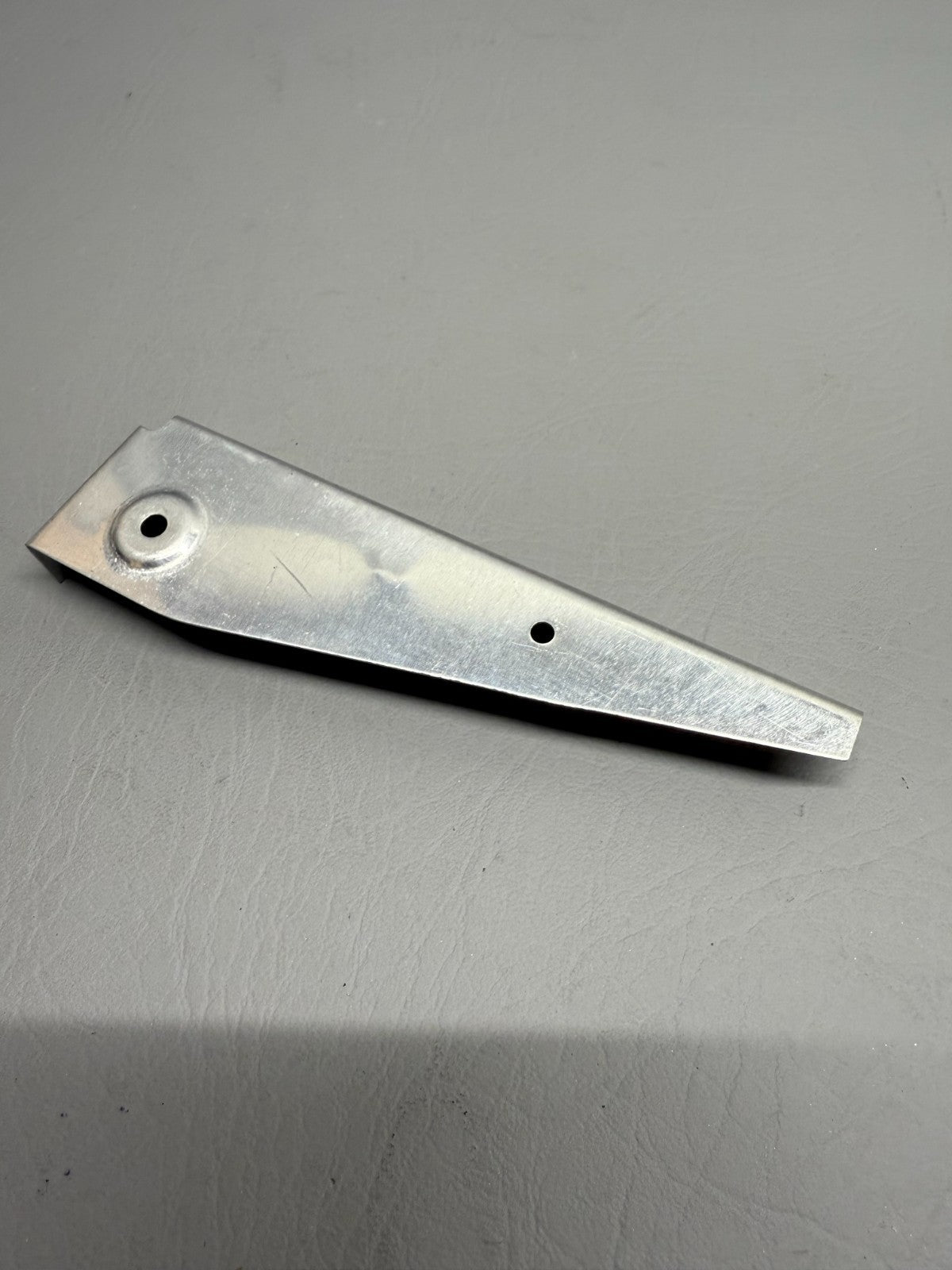 1512353-6 Cessna Bracket Hinge