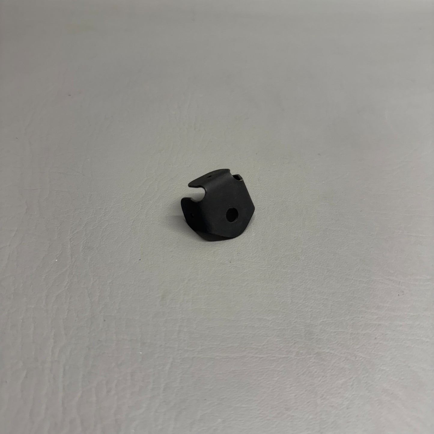 42231-000 Piper Bracket Assy