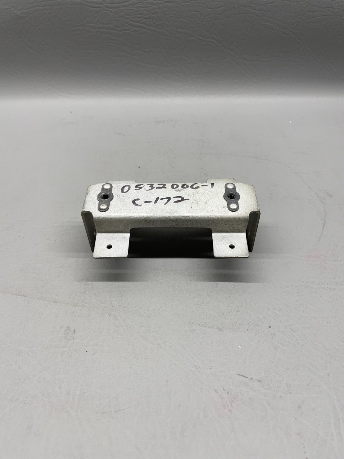 Cessna 172 Rear Center Horizontal Stab Bracket Elevator Stop P/N 0532006-1 (NEW)