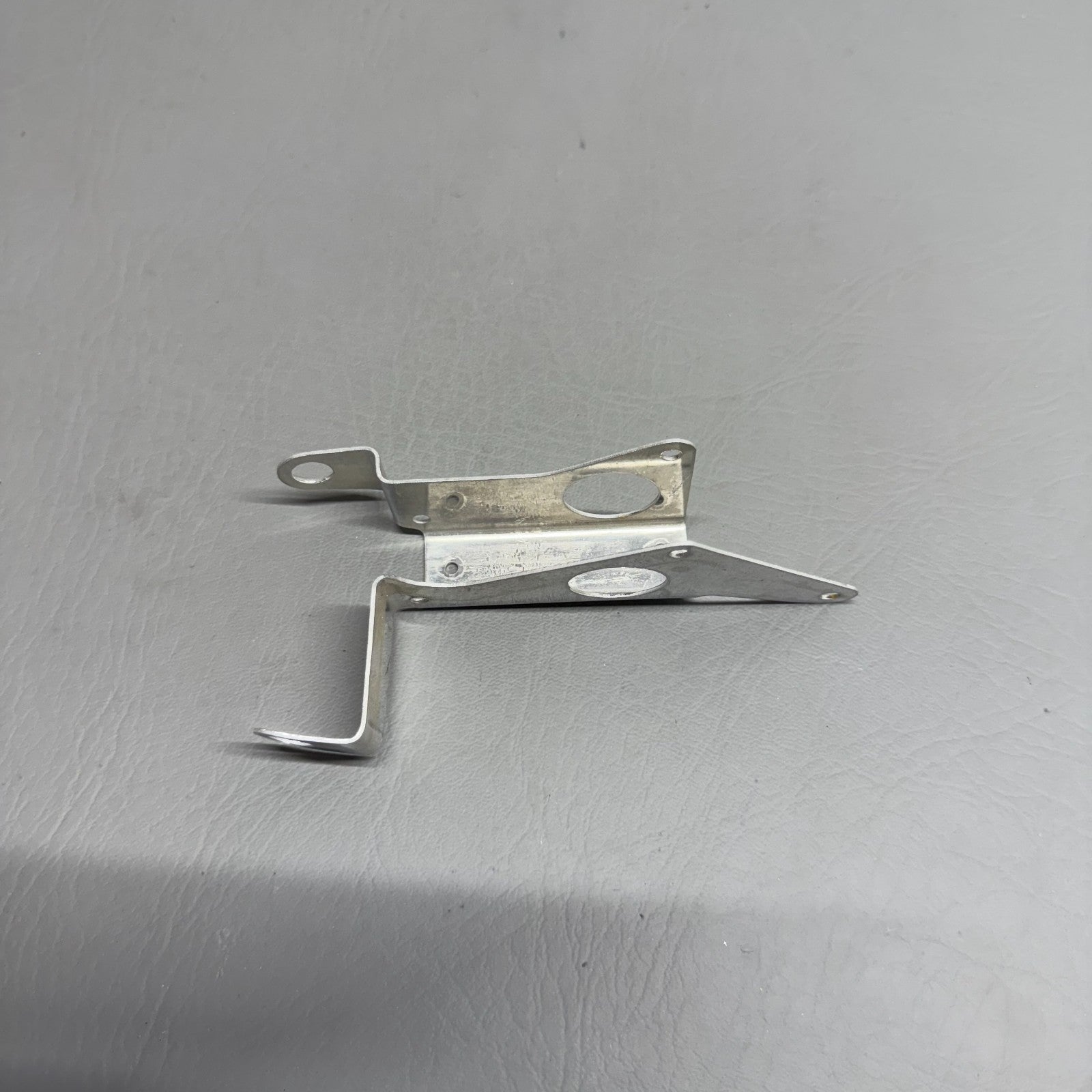 0841000-14 Cessna Bracket
