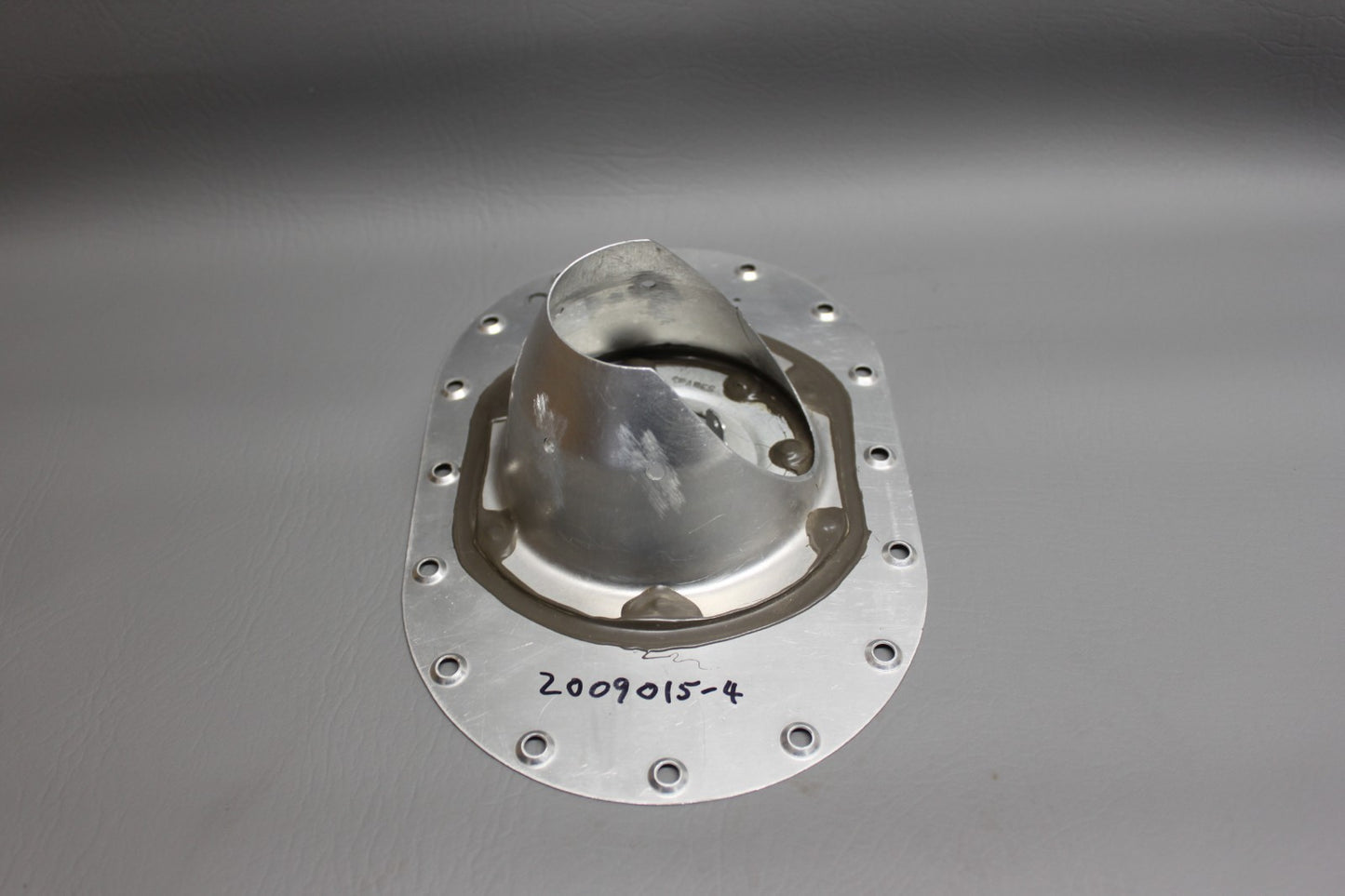 2009015-4 Cessna Fuel Filler Door Assembly