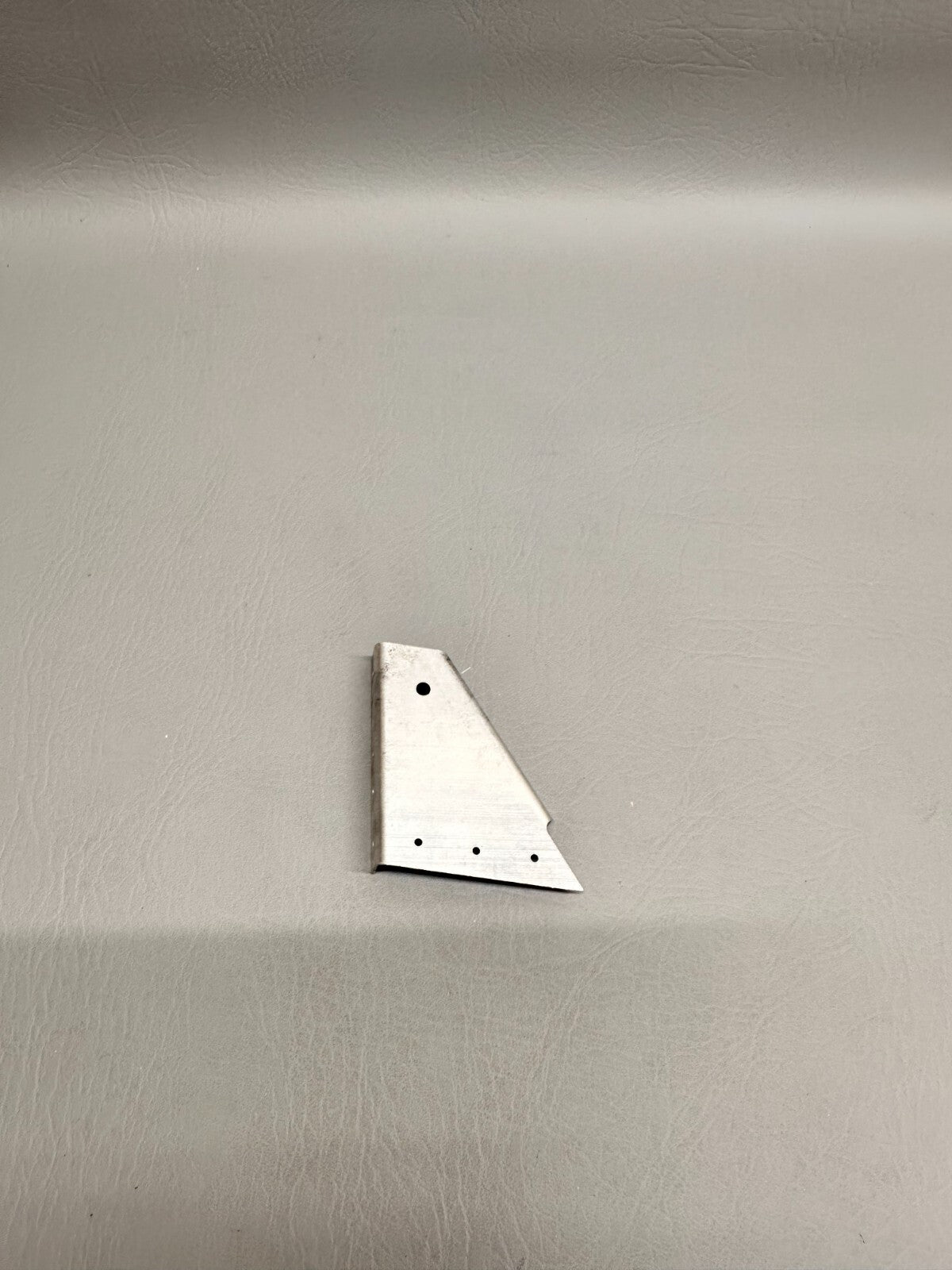 62581-000 Piper Bracket