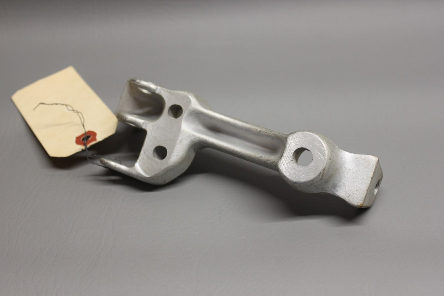 1241403-2 Cessna Main Gear Adjusting Plate RH