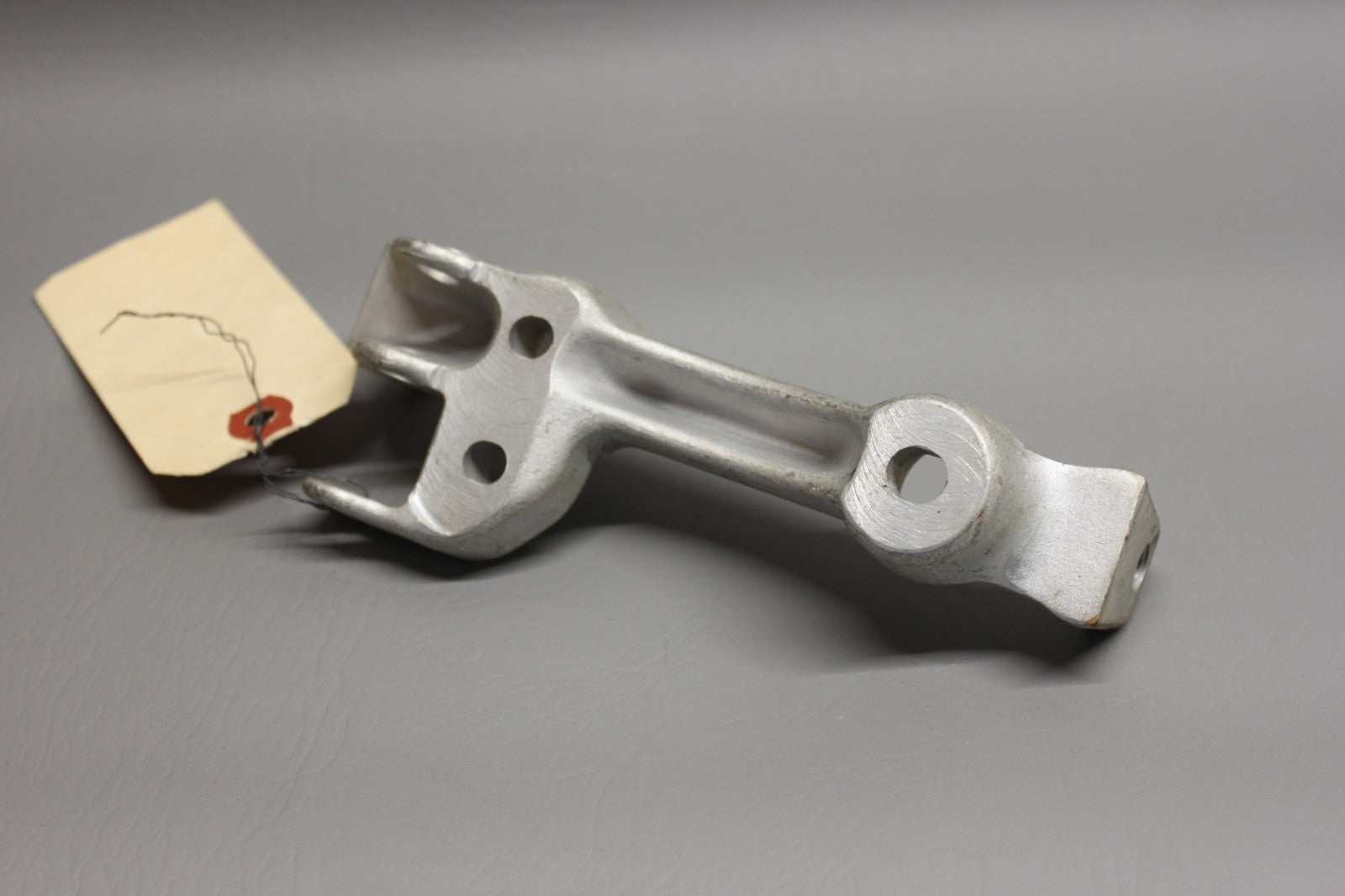 1241403-2 Cessna Main Gear Adjusting Plate RH
