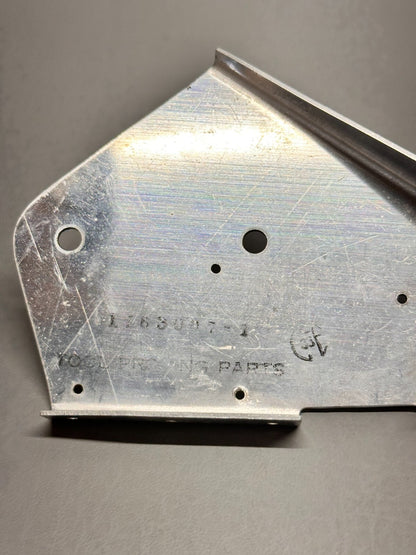 1763007-1 Cessna Cardinal Pully Bracket LH