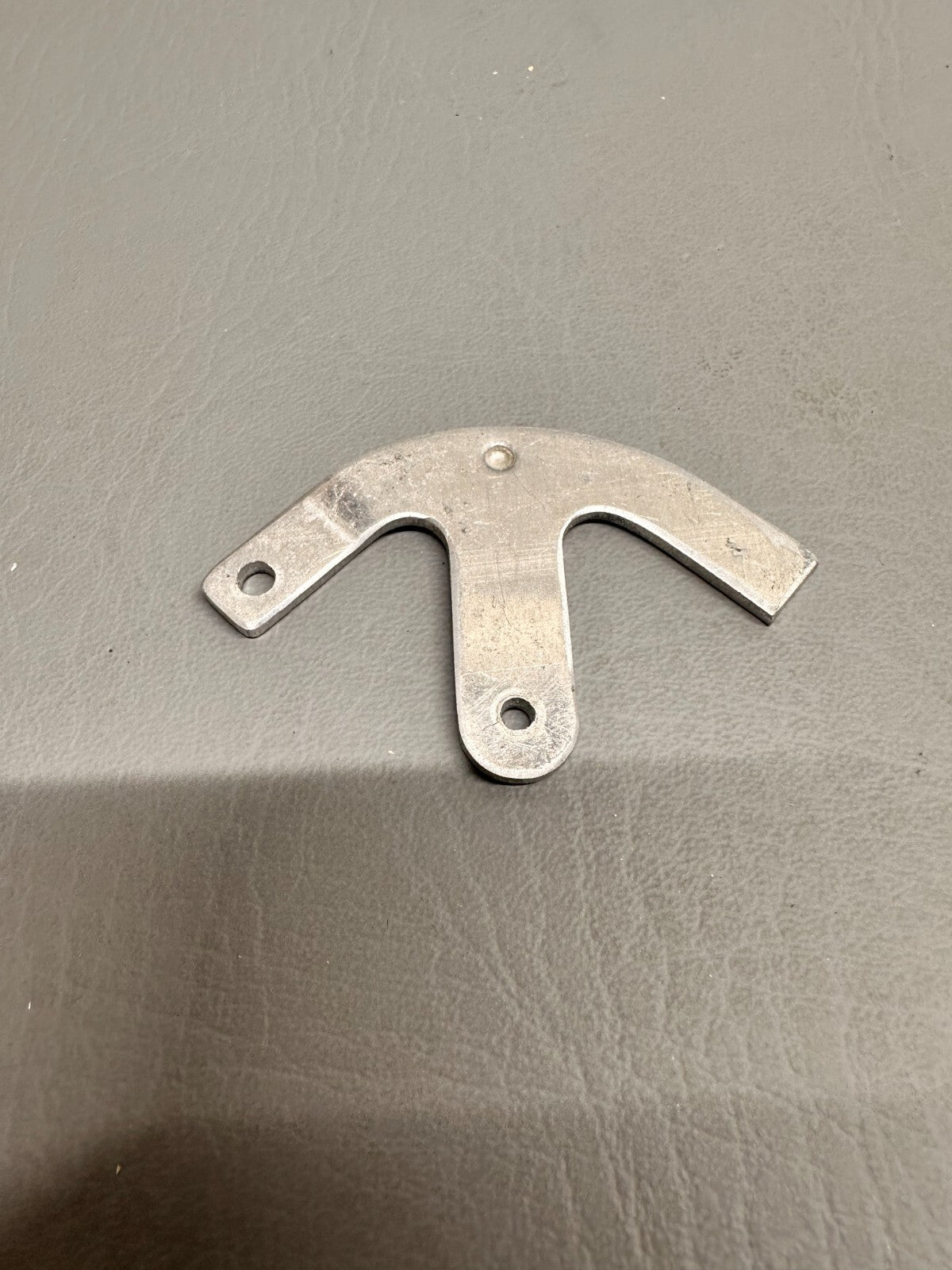 0413133 Cessna 150 Cabin Door Latch