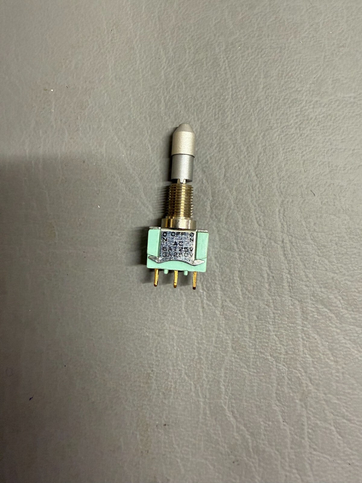 587-956 Piper Switch