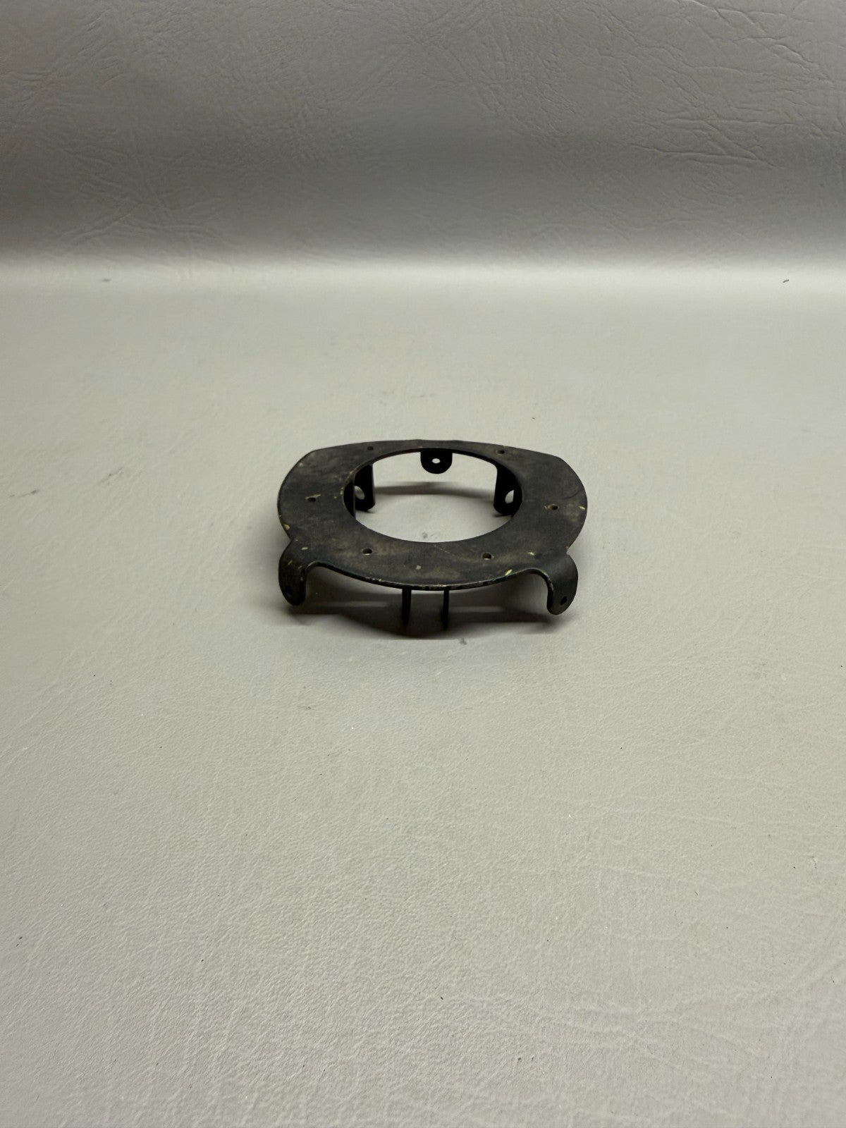 21471-000 Piper Bracket Control Shaft Roller