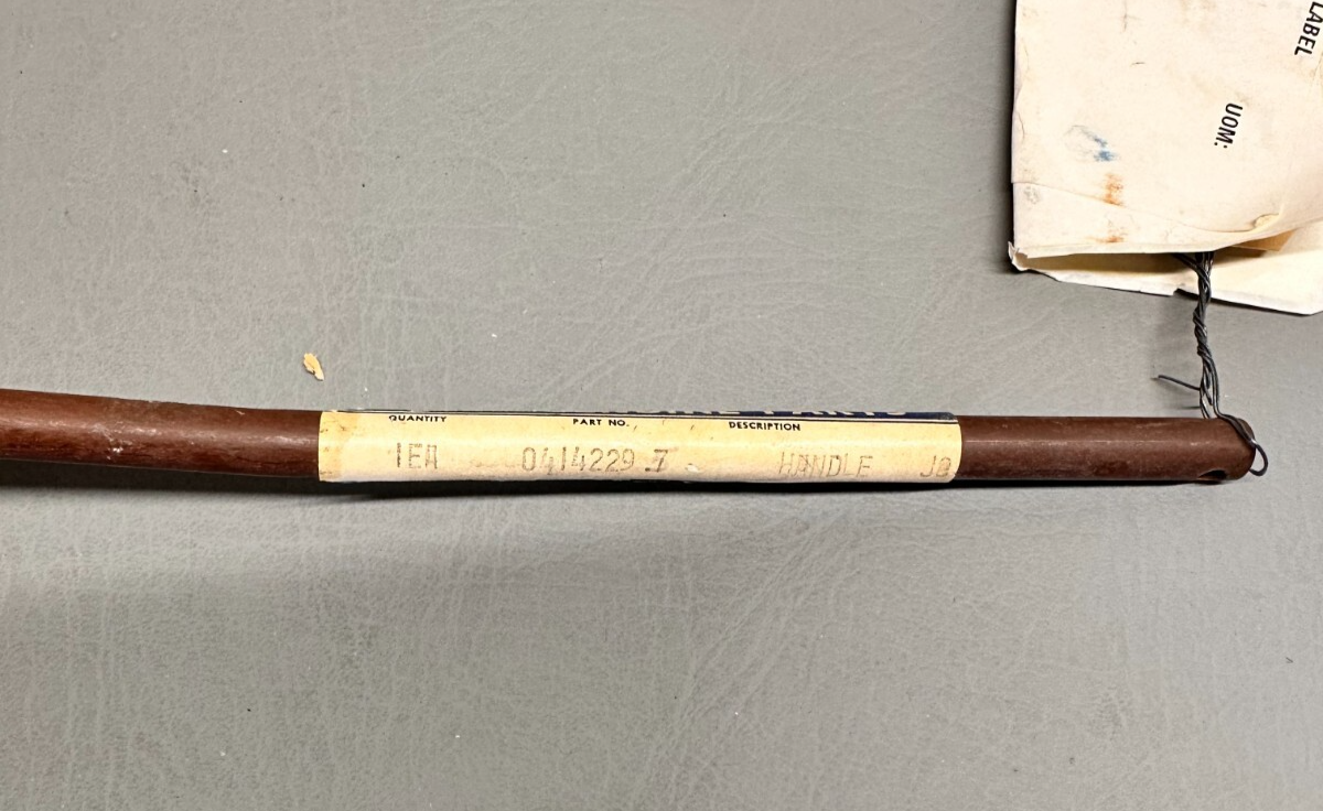 0414229-7 Cessna Handle
