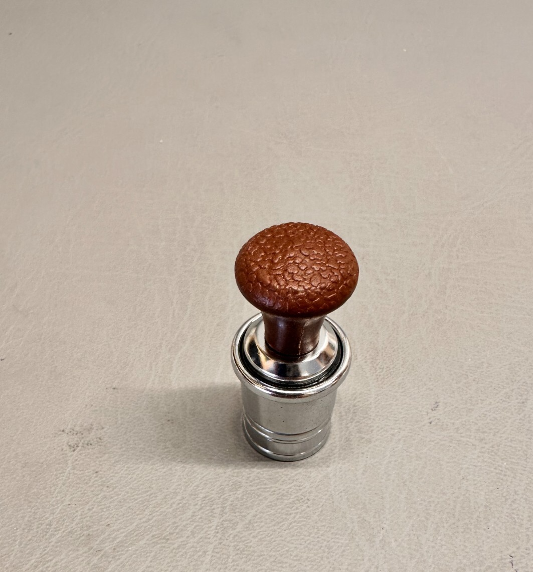 472-869 Piper Lighter Knob