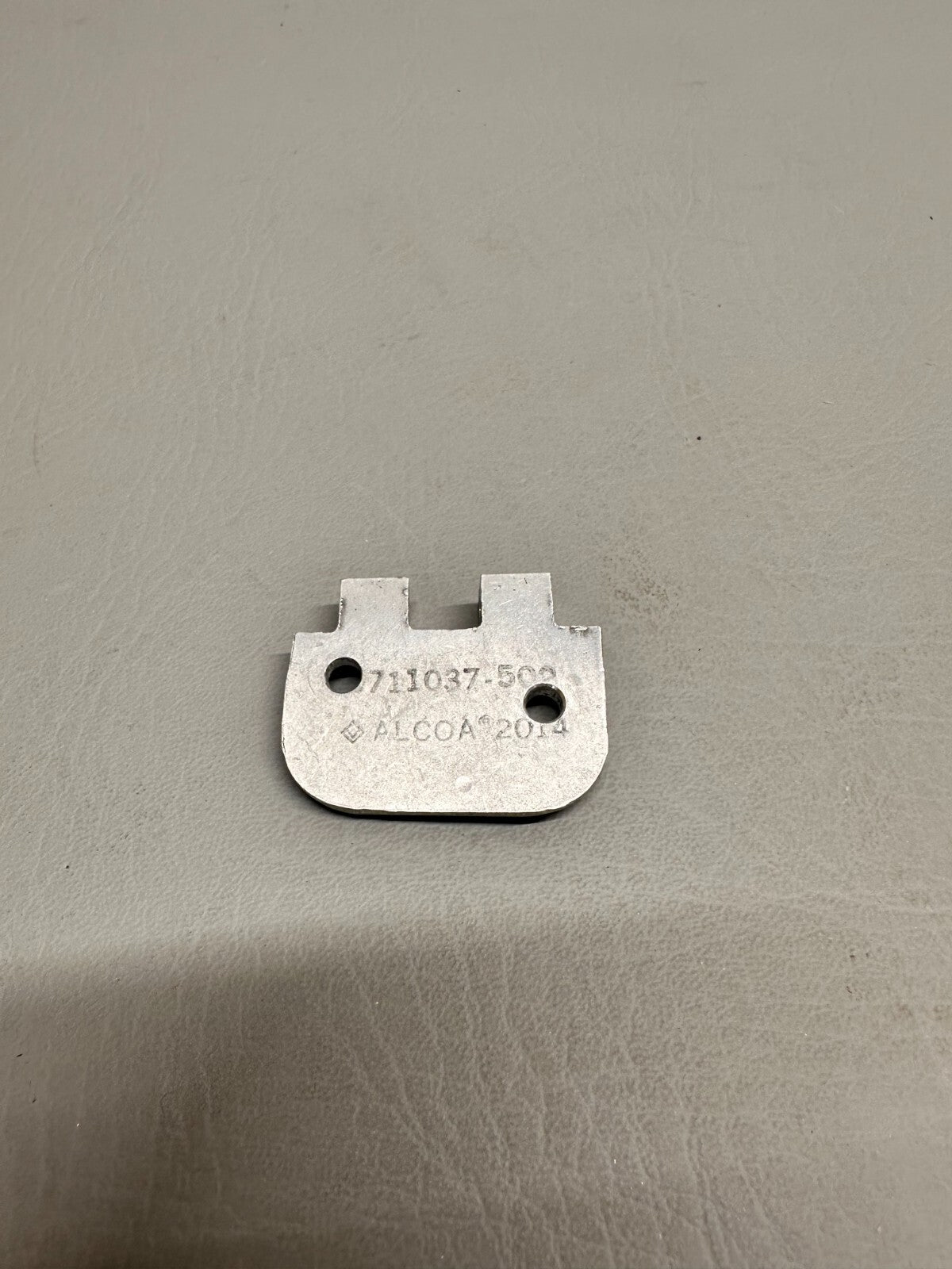 0711037-11 Cessna Hinge Half