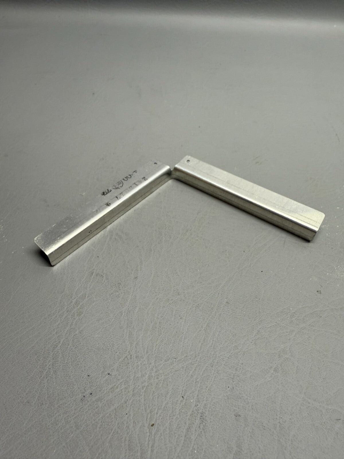 Cessna Retainer P/N 2415027-4