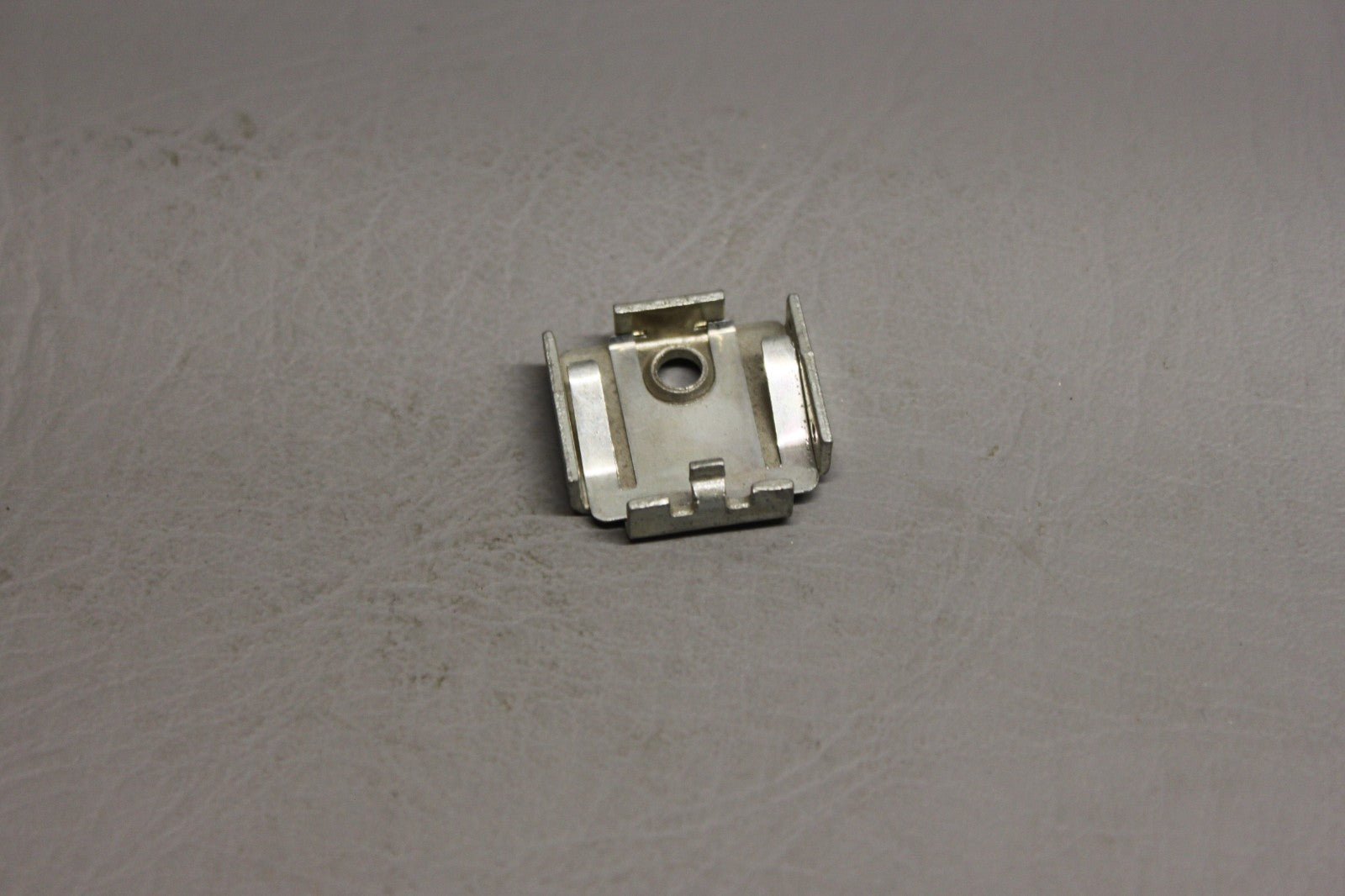 484-464 Piper Retainer