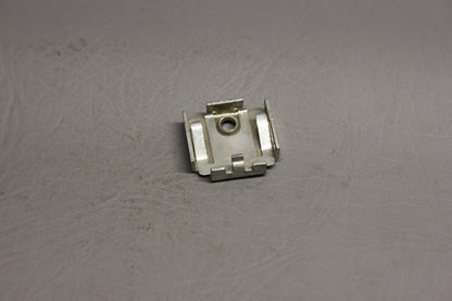 484-464 Piper Retainer