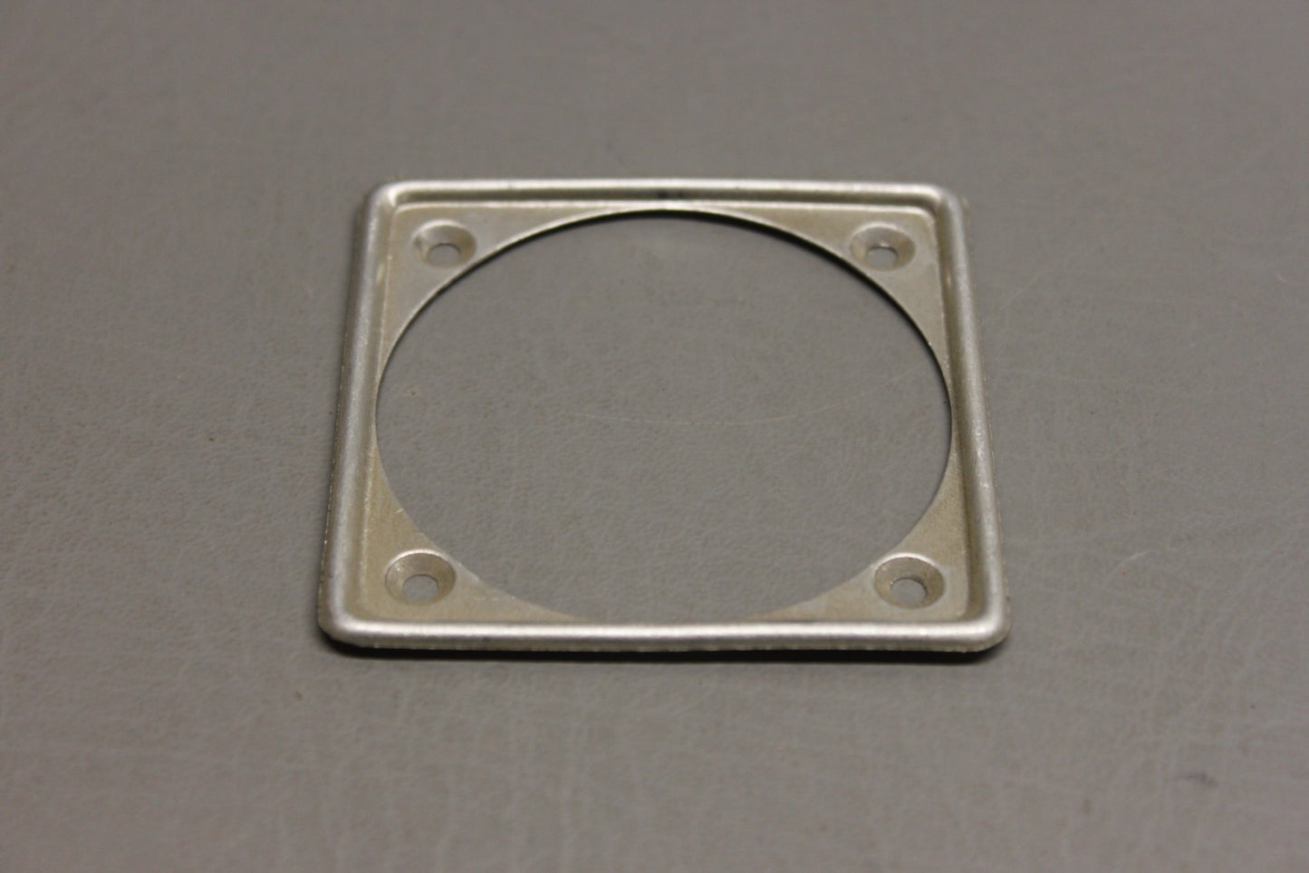 0713208-1 Cessna Escutcheon Silver