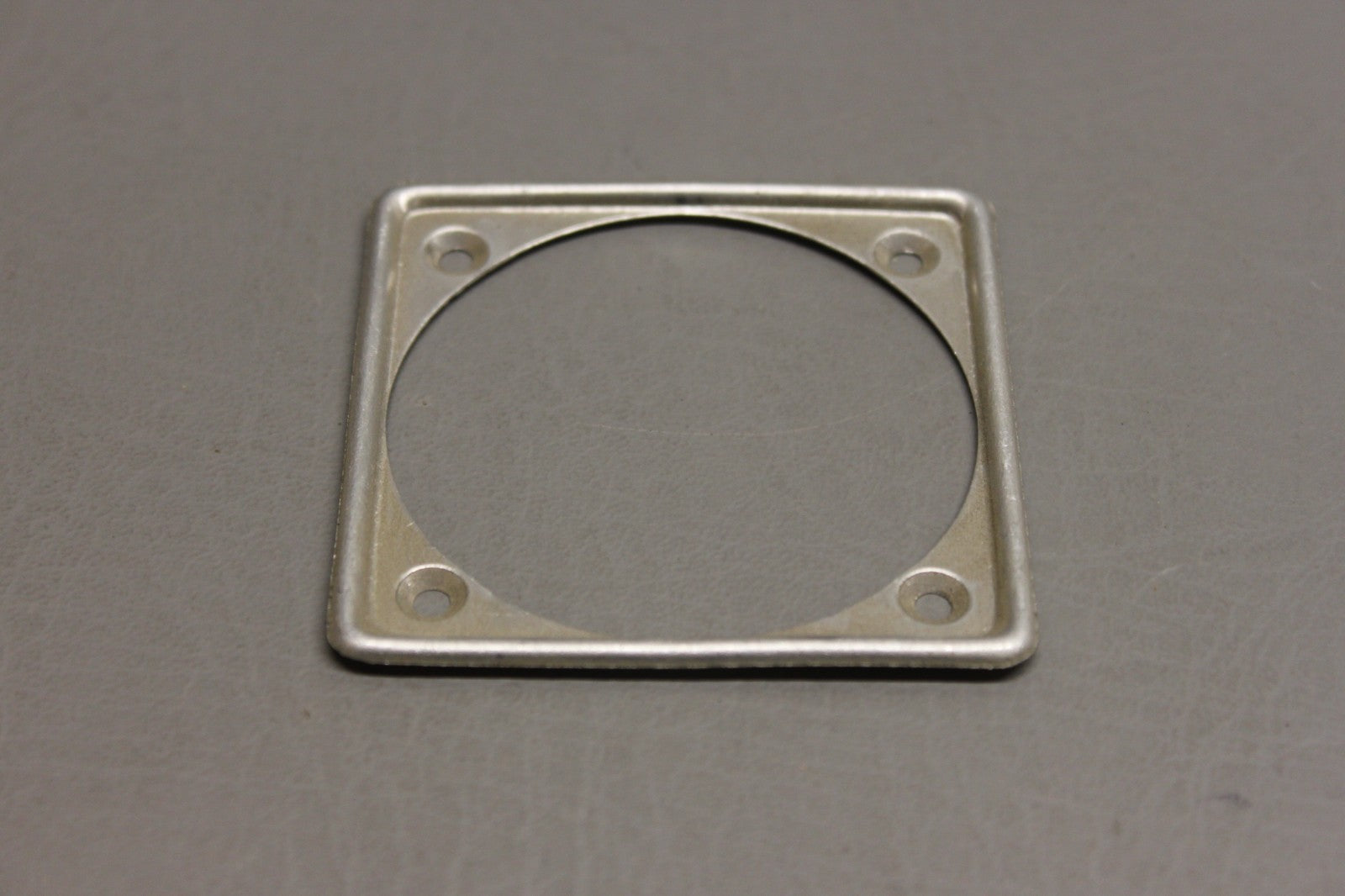 0713208-1 Cessna Escutcheon Silver