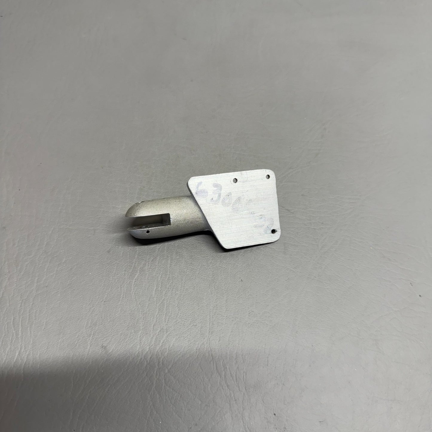 63001-002 Piper Hinge