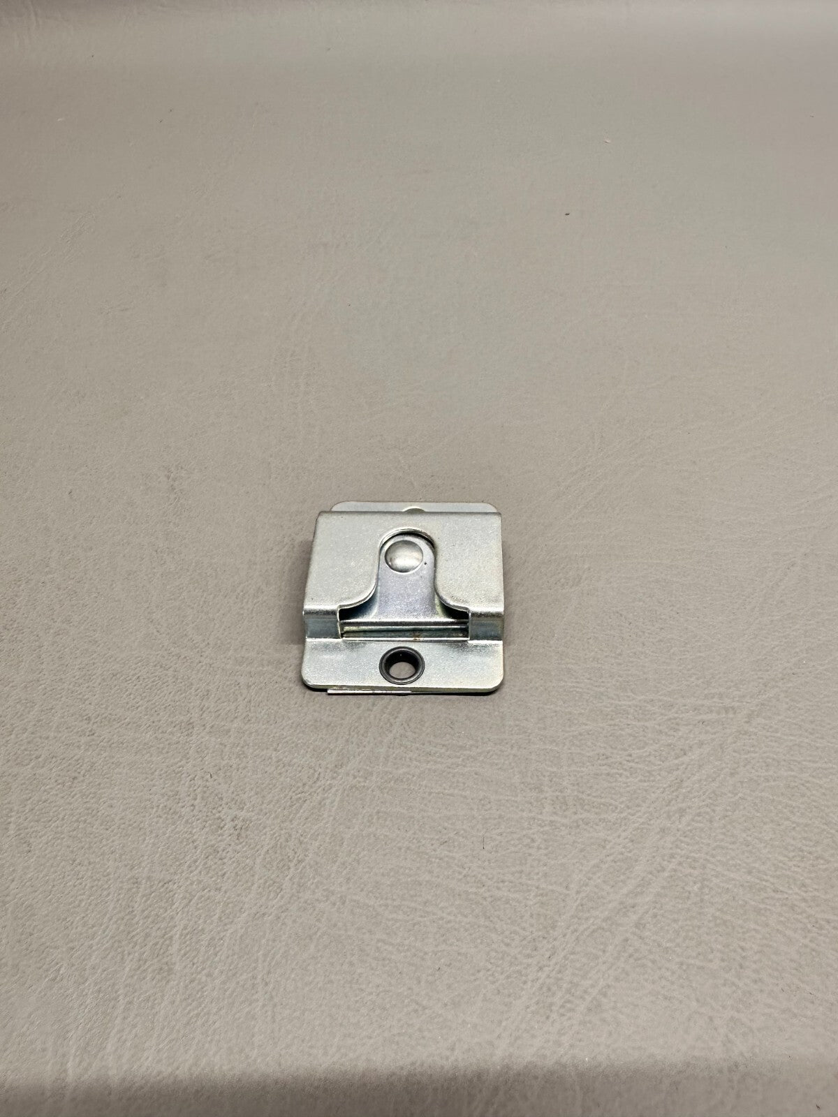 554-686 Piper Clip
