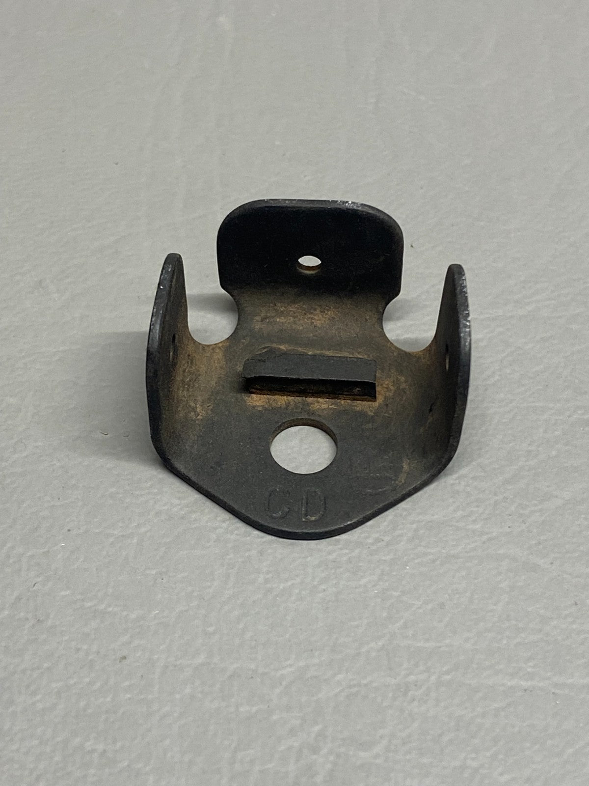 42231-000 Piper Bracket Assy