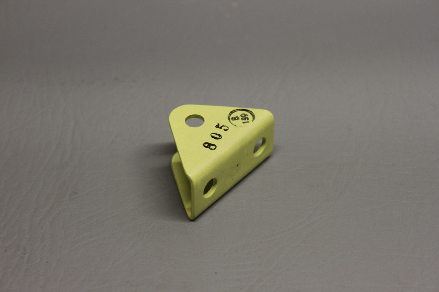 50-610000-68 Beechcraft Bracket Elevator Assembly