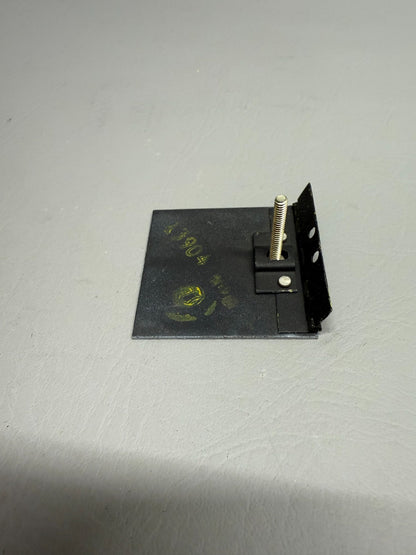 13904-000 Piper Vent Door Vacuum Pump Plate