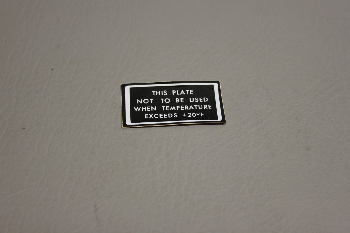 1205043-1 Cessna Placard