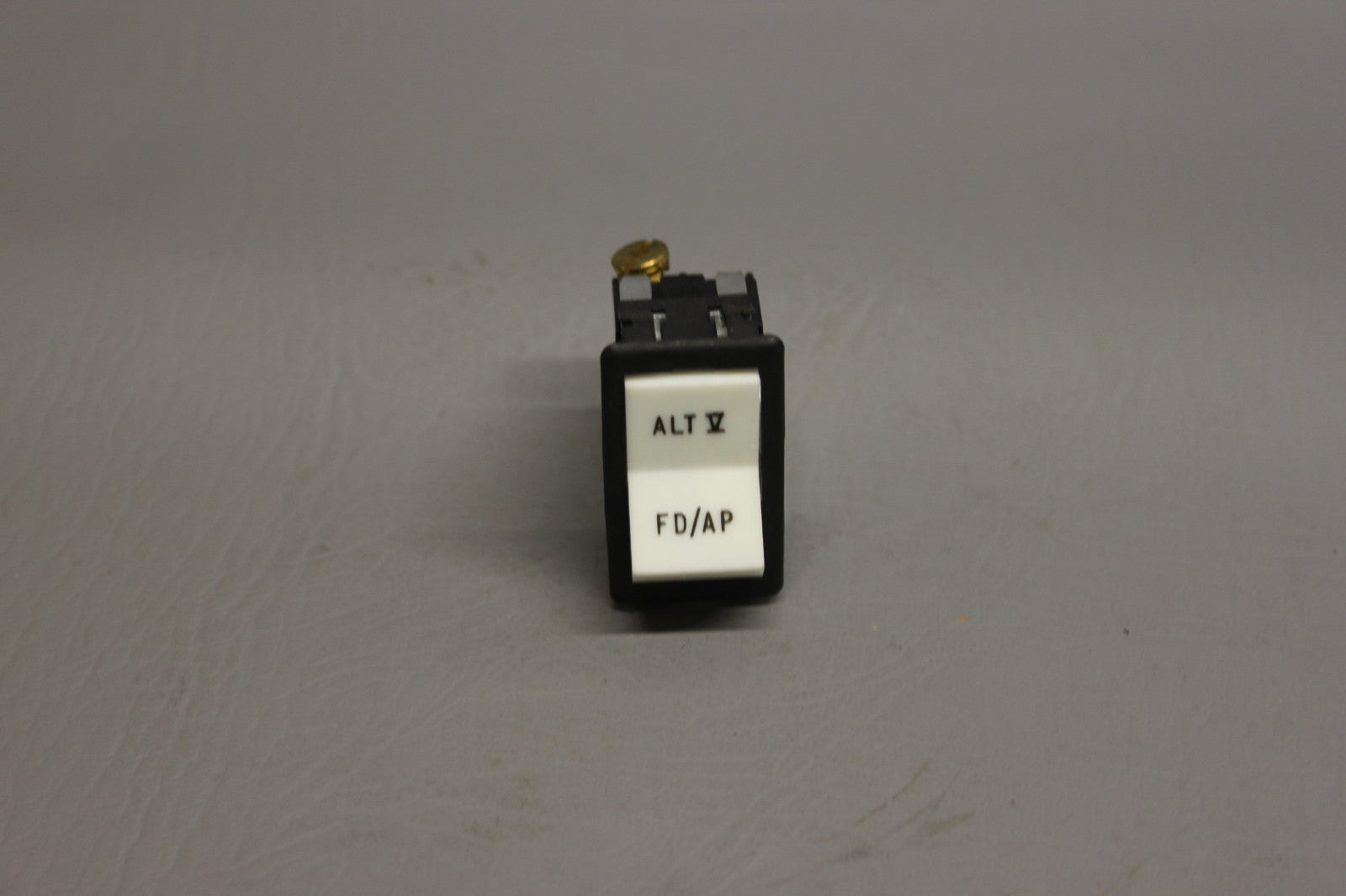 33318-001 Piper Illuminated FD/AP Switch