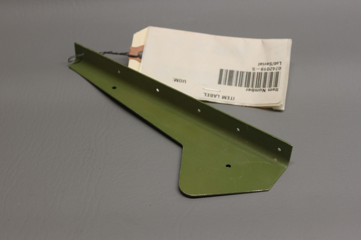 0742019-5 Cessna Bracket Outboard LH