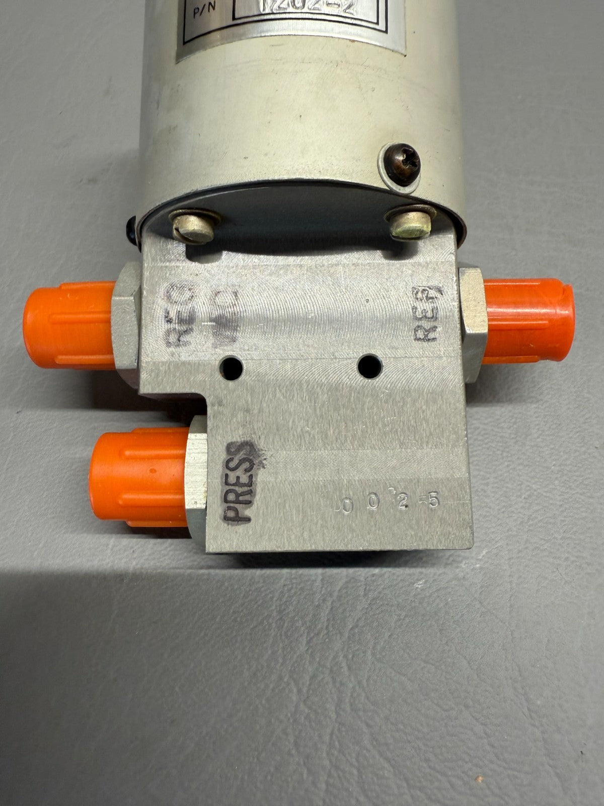 484-107 Piper Regulator