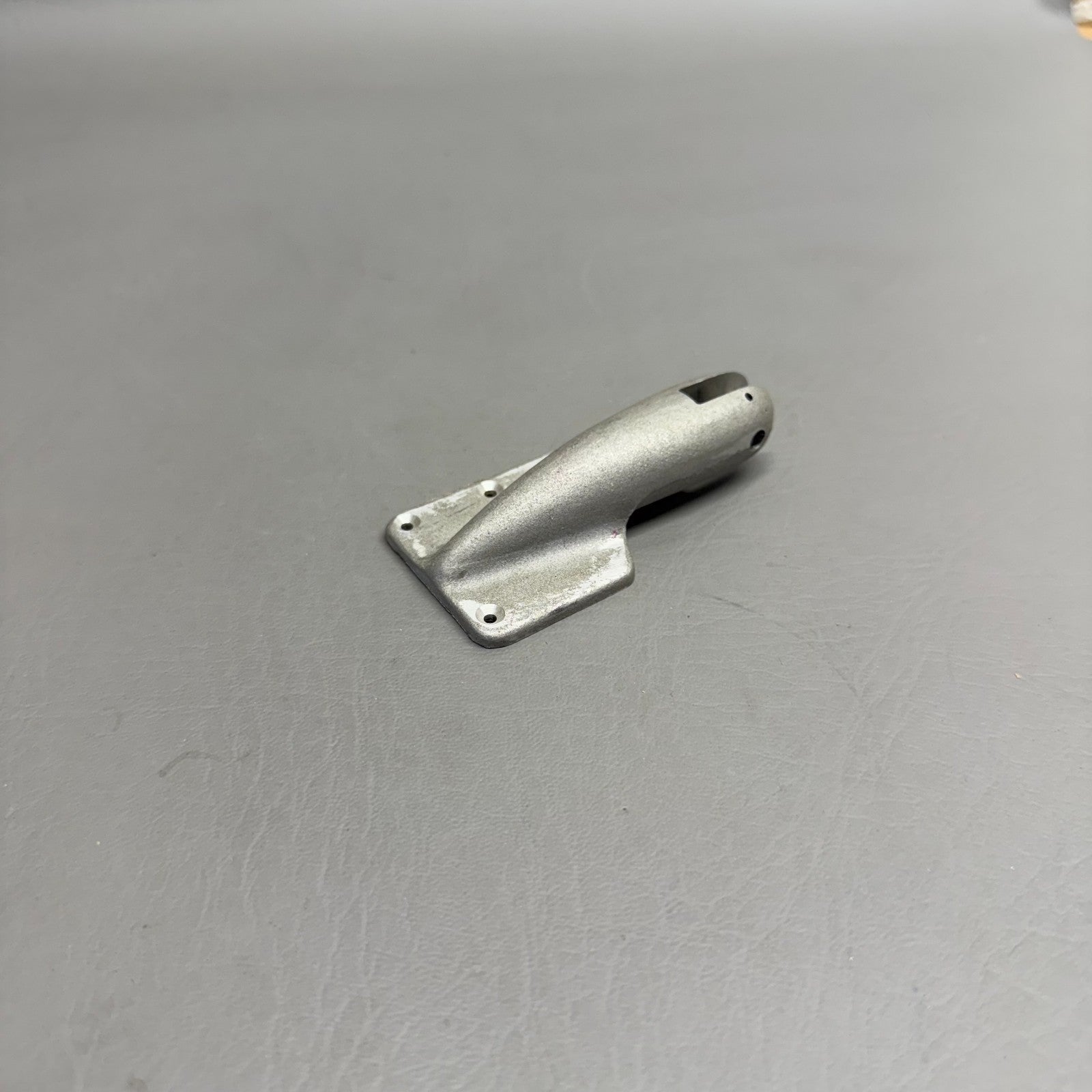 63001-002 Piper Hinge