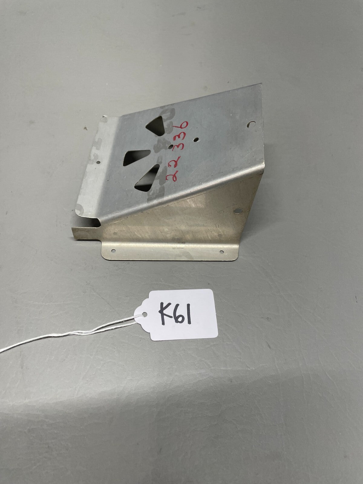 Piper Cabin Hot Air Outlet Bracket P/N 22336-000