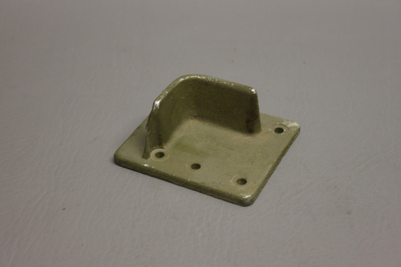 2114573 Cessna Bracket