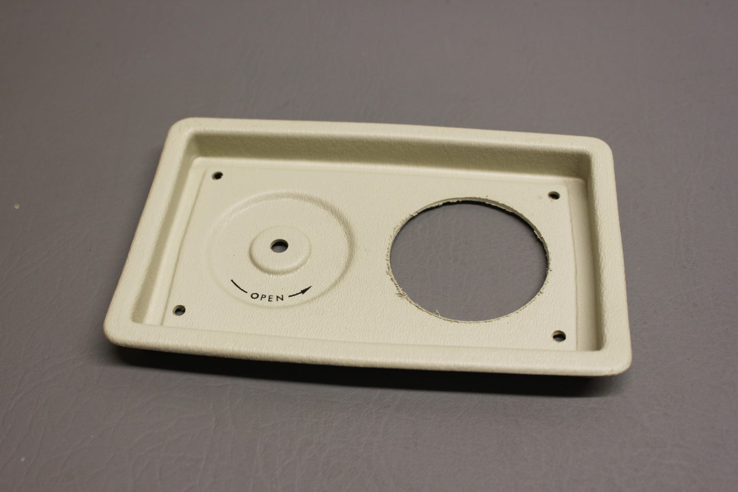 1706020-2 Cessna Cover Rear Cabin Air Outlet