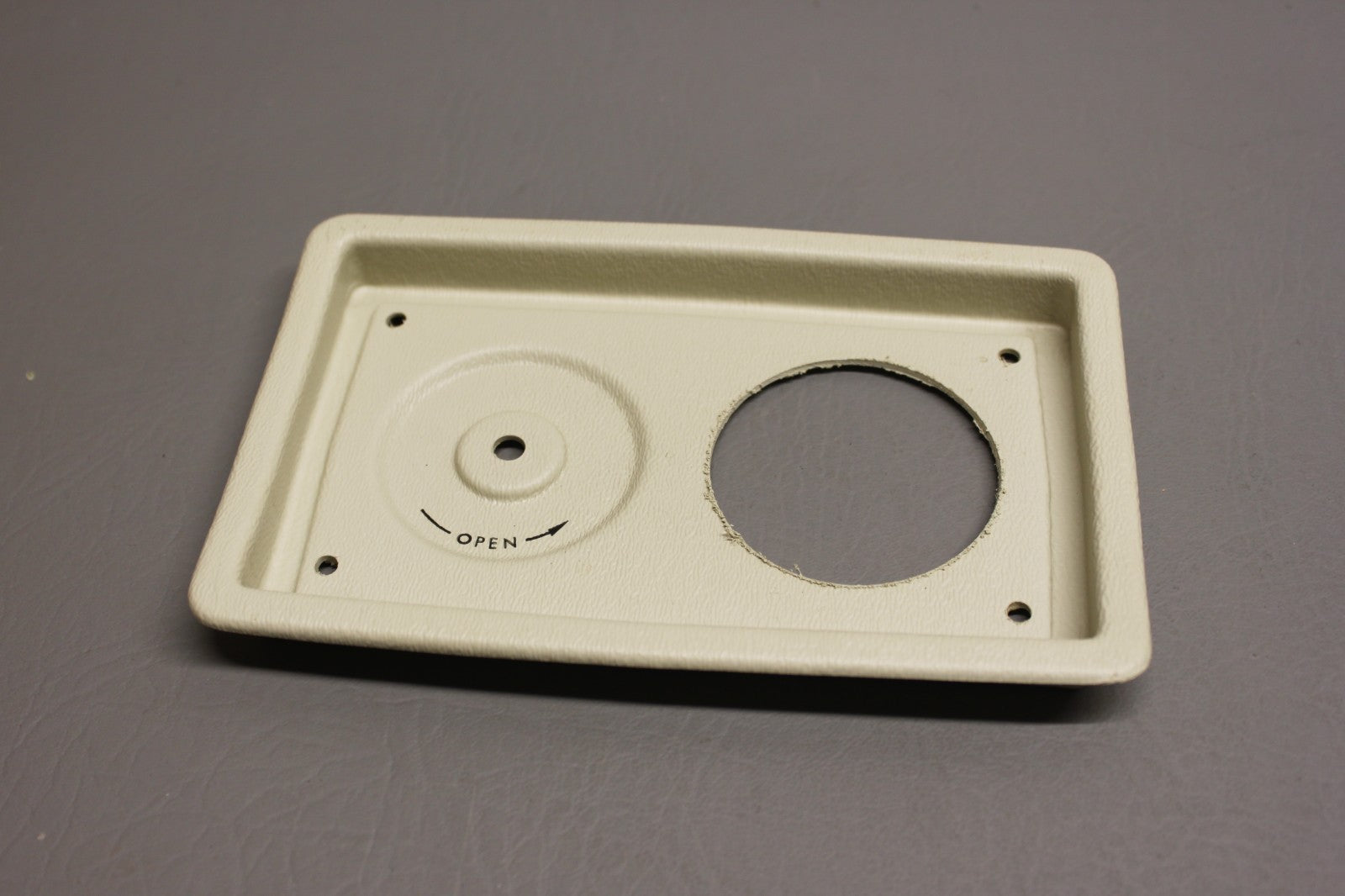 1706020-2 Cessna Cover Rear Cabin Air Outlet