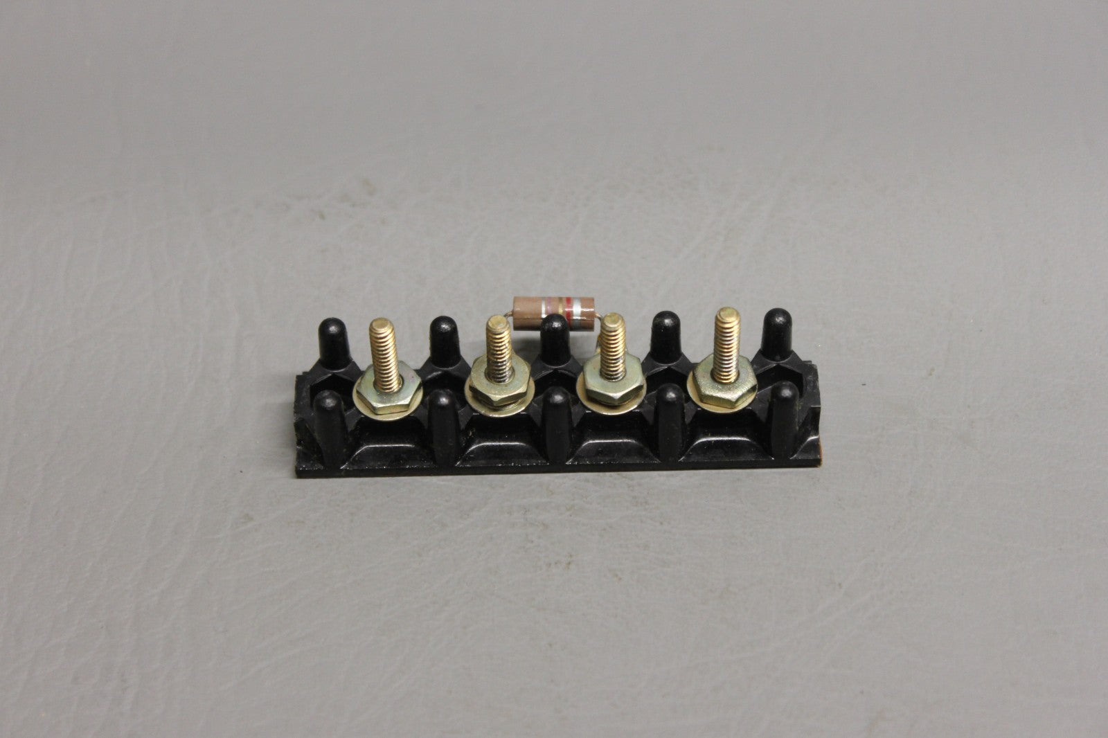 79152-002  PIPER STRIP ASSY