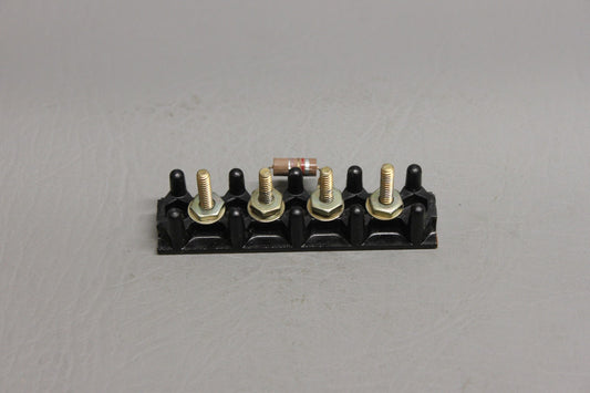 79152-002  PIPER STRIP ASSY