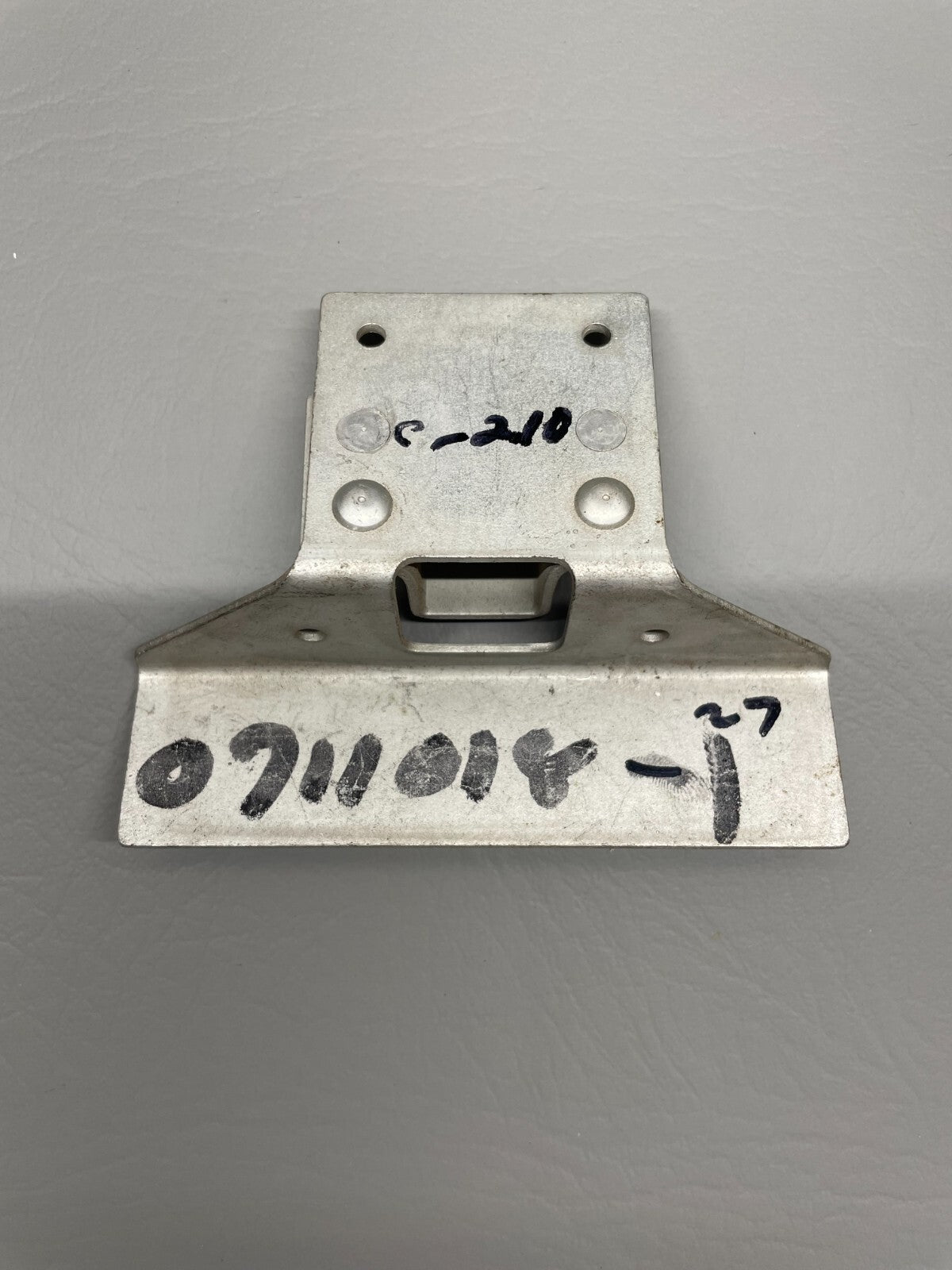 Cessna Door Latch Bracket P/N 0711018-27 (NEW)