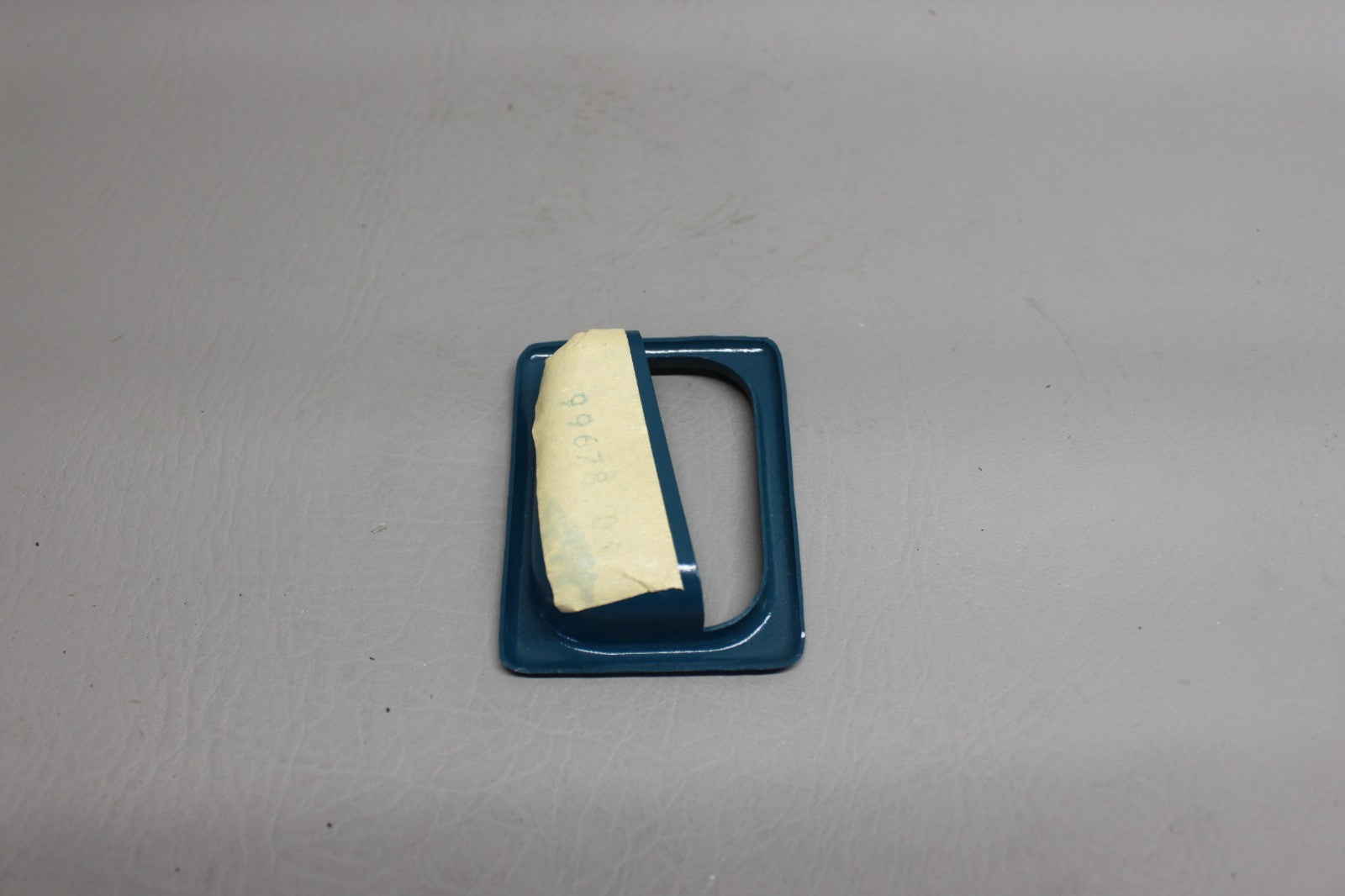 99678-002 Piper Cover